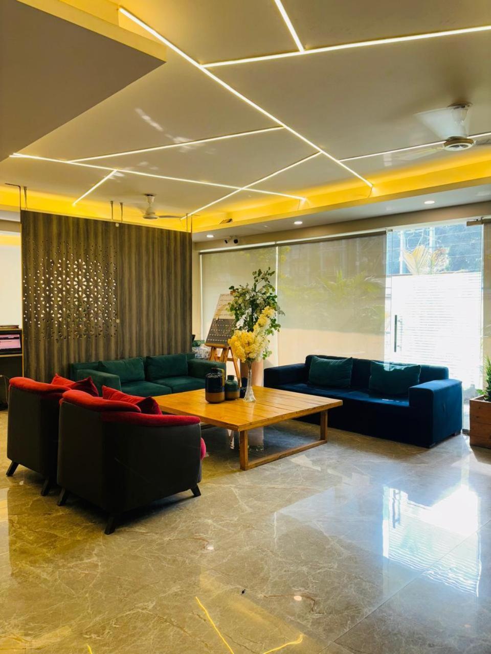 Hotel Golf View Suites-Golf Course Road גורגאון מראה חיצוני תמונה