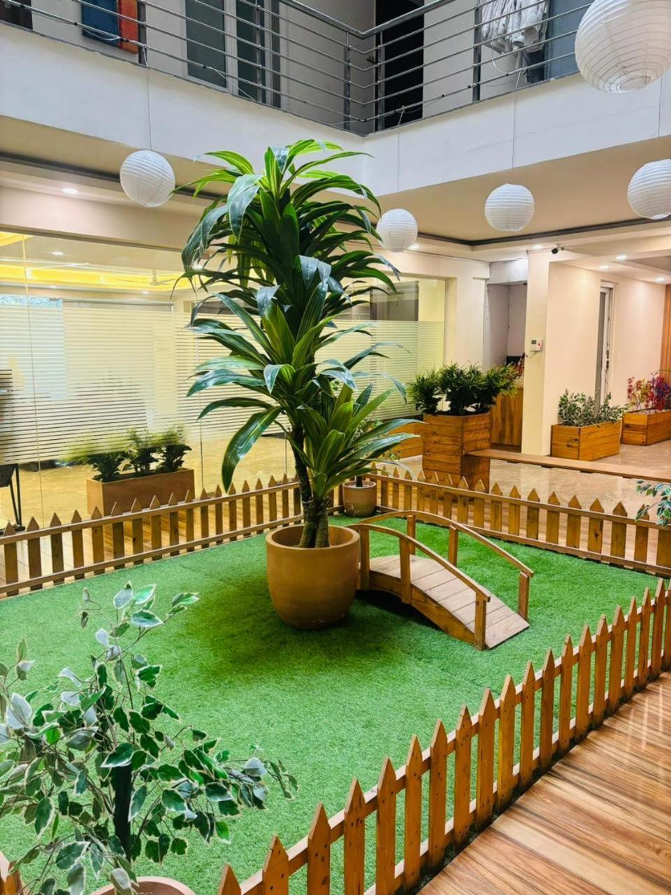 Hotel Golf View Suites-Golf Course Road גורגאון מראה חיצוני תמונה
