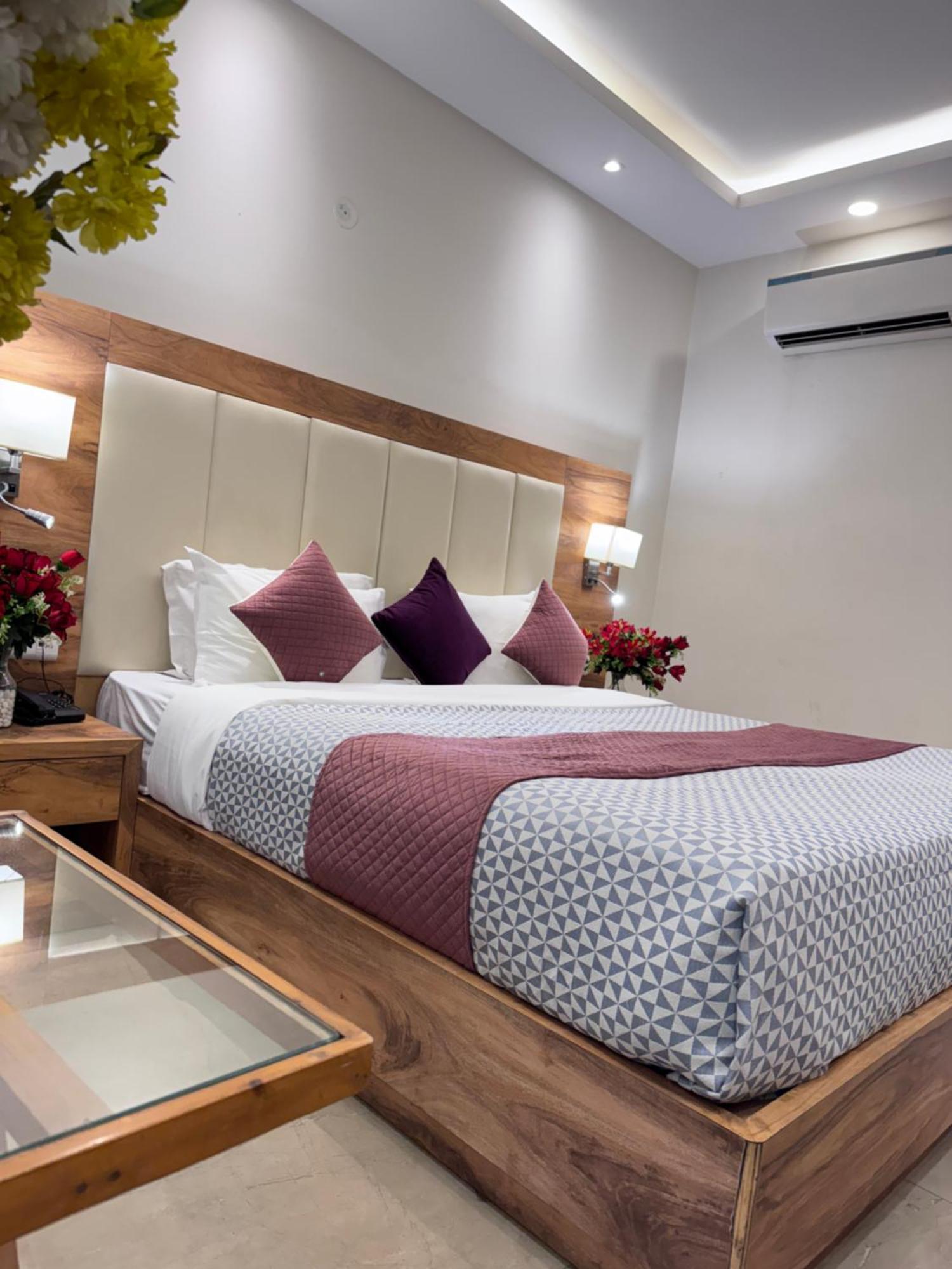 Hotel Golf View Suites-Golf Course Road גורגאון מראה חיצוני תמונה