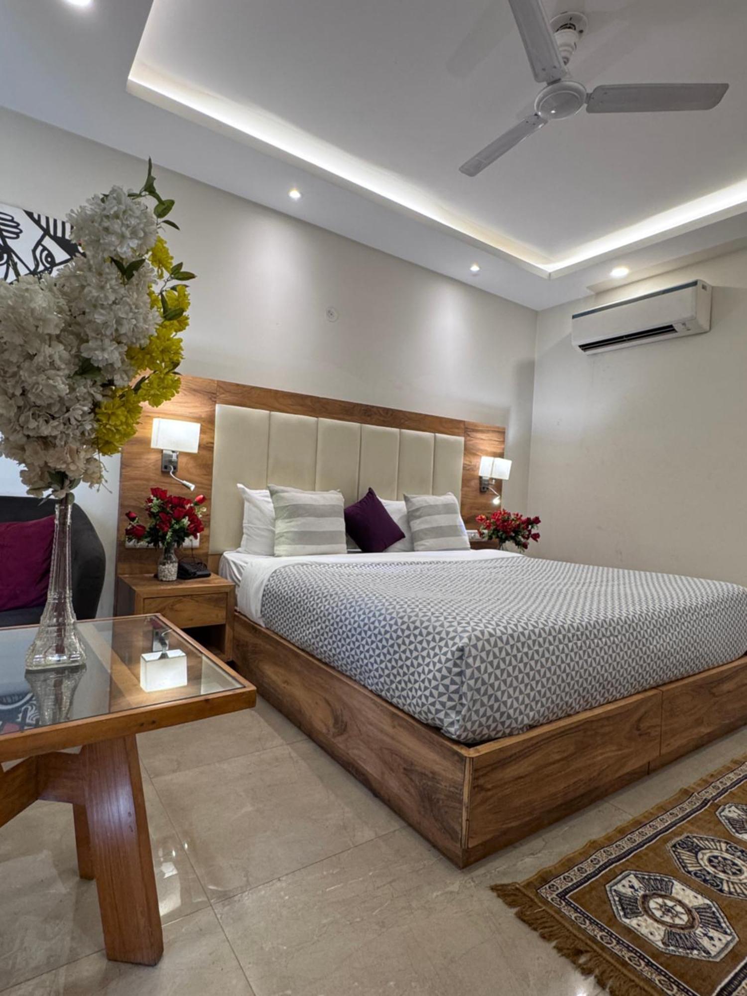 Hotel Golf View Suites-Golf Course Road גורגאון מראה חיצוני תמונה