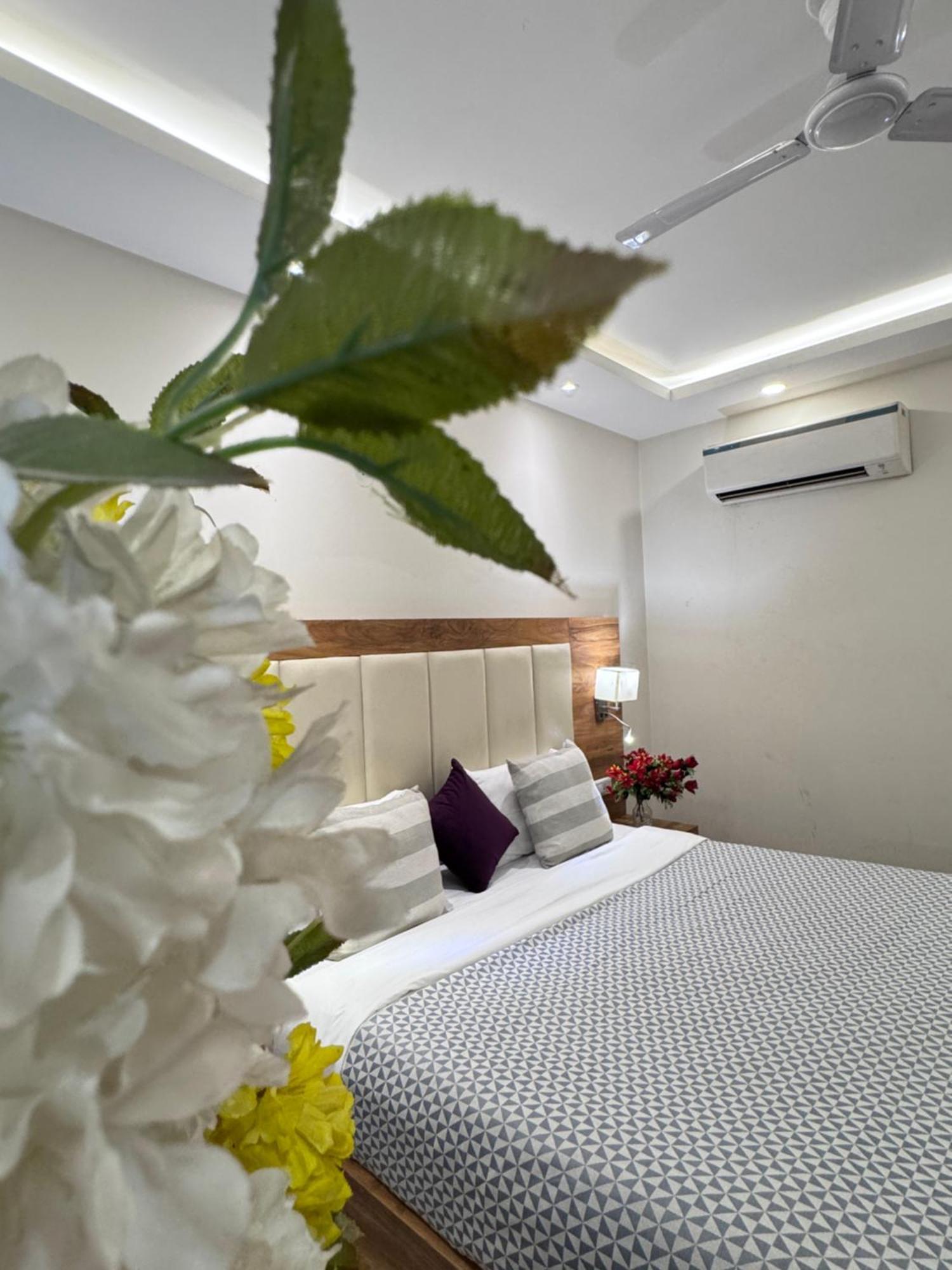 Hotel Golf View Suites-Golf Course Road גורגאון מראה חיצוני תמונה