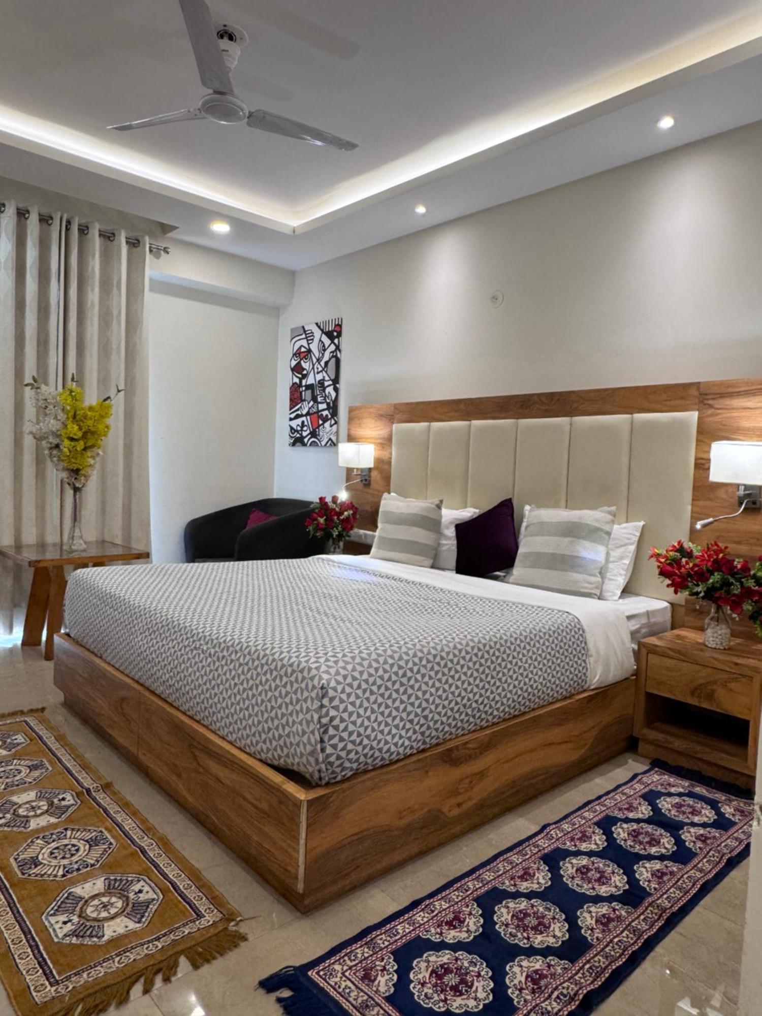 Hotel Golf View Suites-Golf Course Road גורגאון מראה חיצוני תמונה