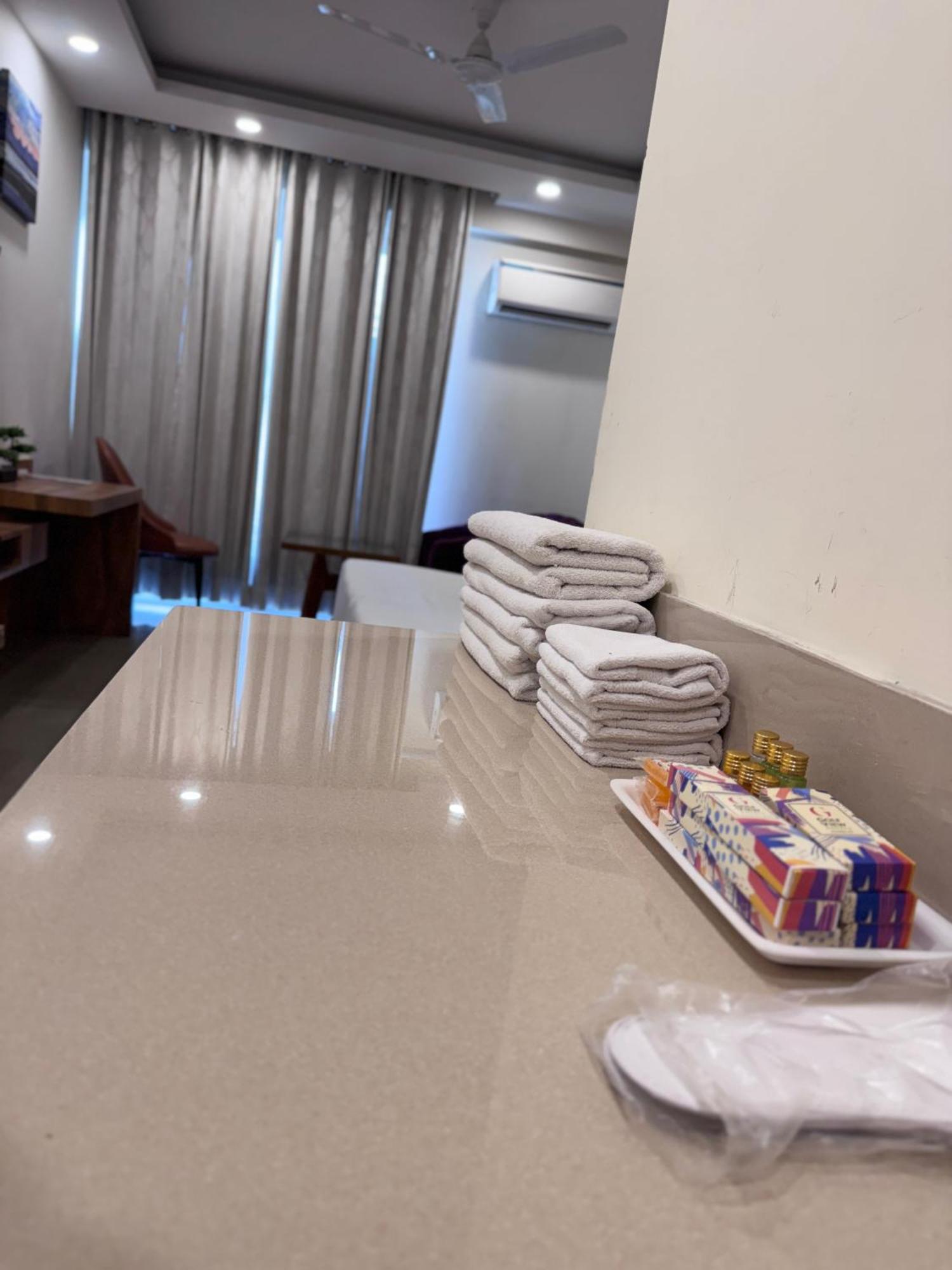 Hotel Golf View Suites-Golf Course Road גורגאון מראה חיצוני תמונה