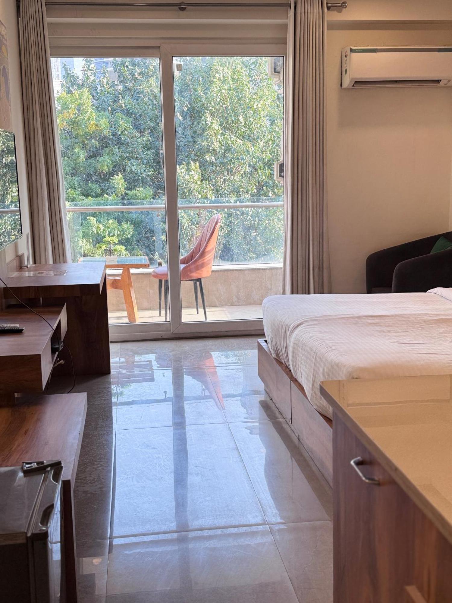 Hotel Golf View Suites-Golf Course Road גורגאון מראה חיצוני תמונה