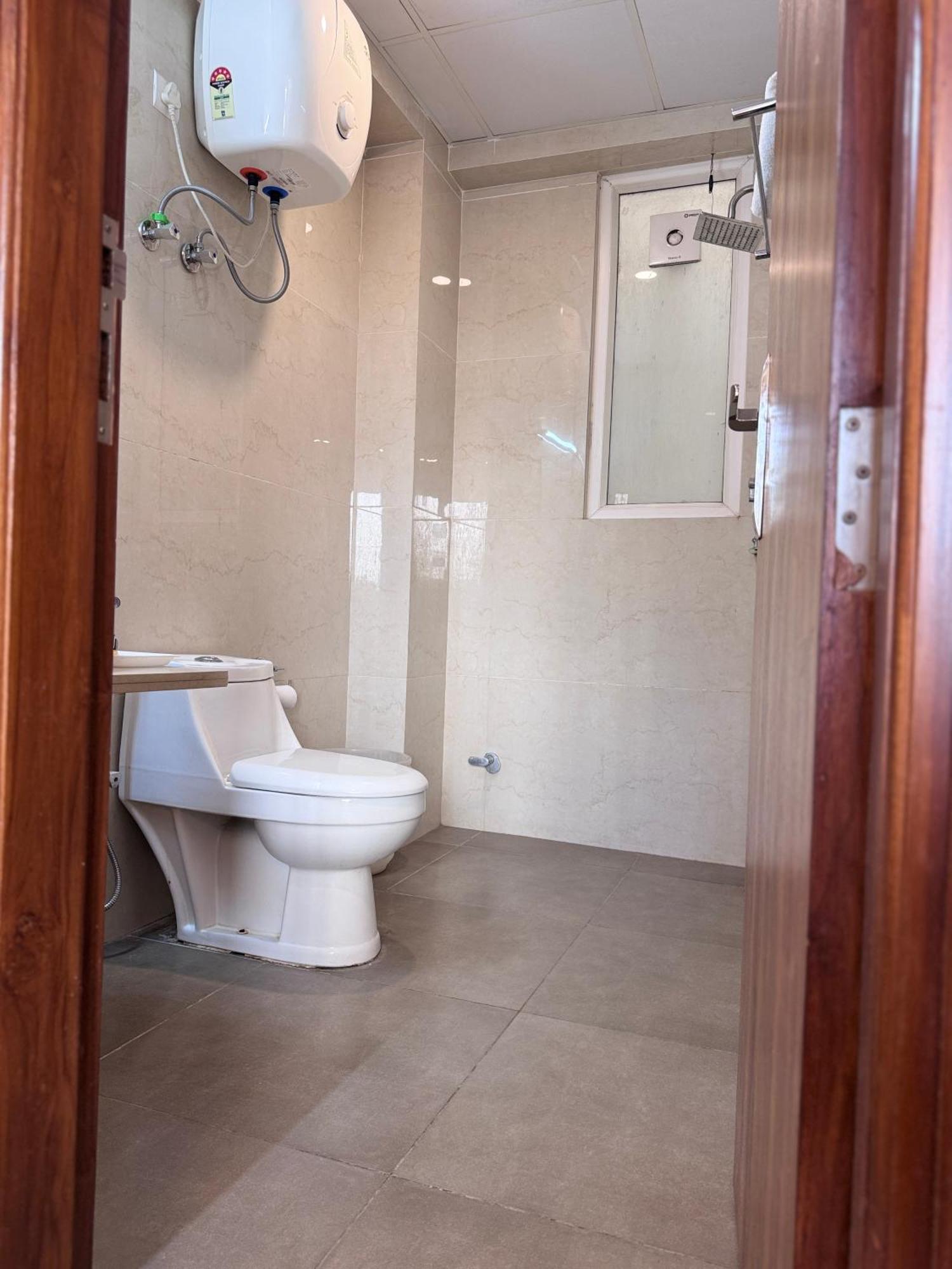 Hotel Golf View Suites-Golf Course Road גורגאון מראה חיצוני תמונה
