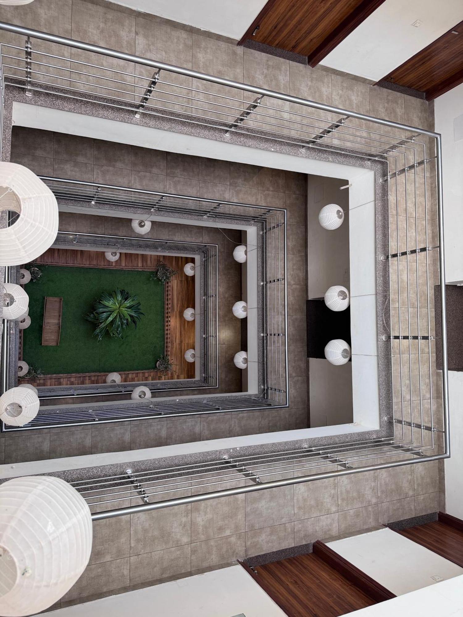 Hotel Golf View Suites-Golf Course Road גורגאון מראה חיצוני תמונה