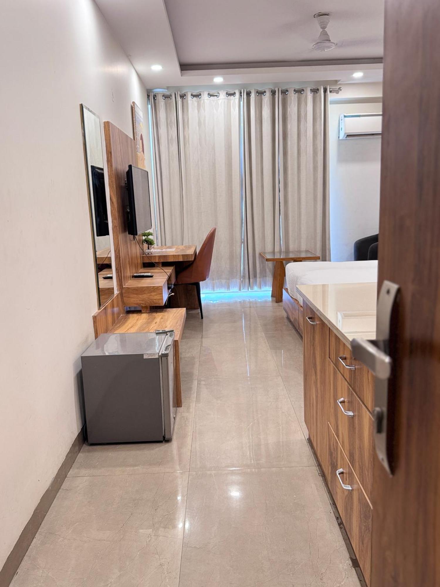 Hotel Golf View Suites-Golf Course Road גורגאון מראה חיצוני תמונה