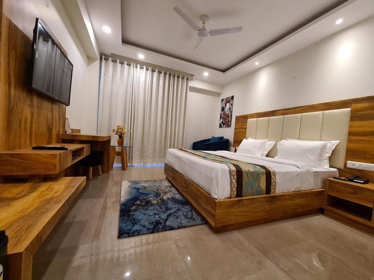Hotel Golf View Suites-Golf Course Road גורגאון מראה חיצוני תמונה