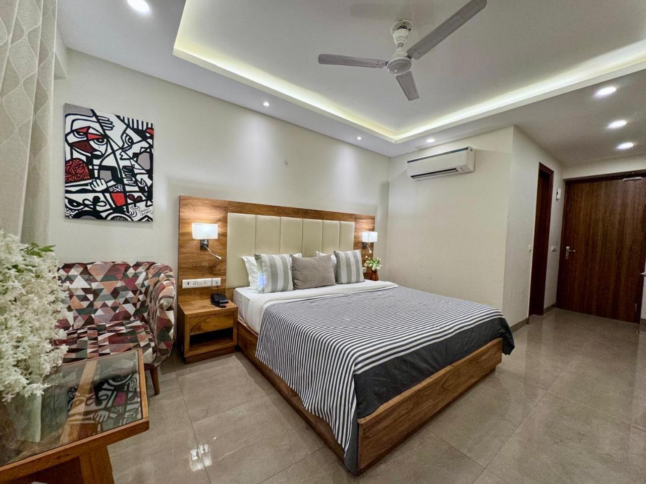 Hotel Golf View Suites-Golf Course Road גורגאון מראה חיצוני תמונה