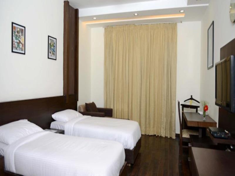 Hotel Golf View Suites-Golf Course Road גורגאון מראה חיצוני תמונה