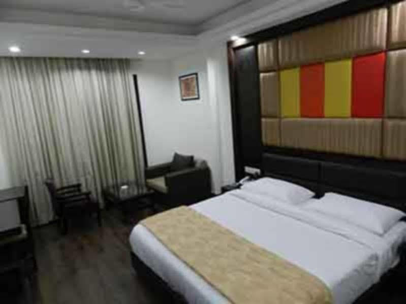 Hotel Golf View Suites-Golf Course Road גורגאון מראה חיצוני תמונה