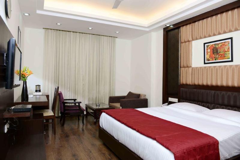 Hotel Golf View Suites-Golf Course Road גורגאון מראה חיצוני תמונה